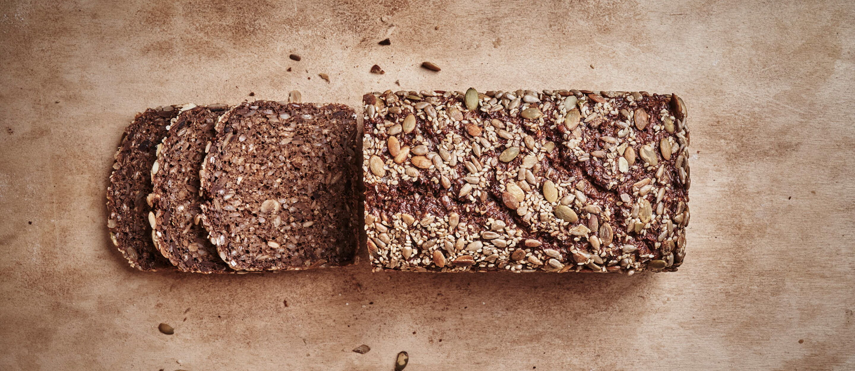 Dunkles-sonnenblumenbrot-muehlen-baecker-heide-03